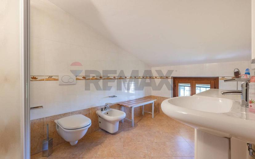 Quadrilocale ottimo stato, primo piano, Lonate Ceppino — foto 15 di 19