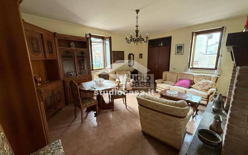 Terratetto unifamiliare 182 m², buono stato, Centro, Cella Dati