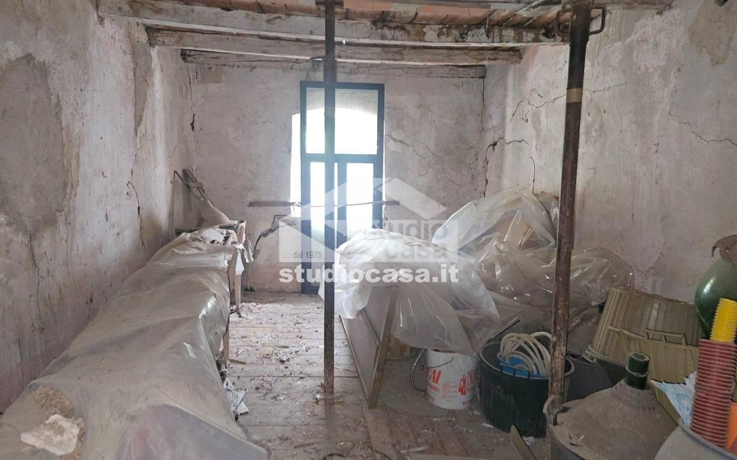 Rustico, da ristrutturare, 80 m², Noriglio, Collina Est, Rovereto