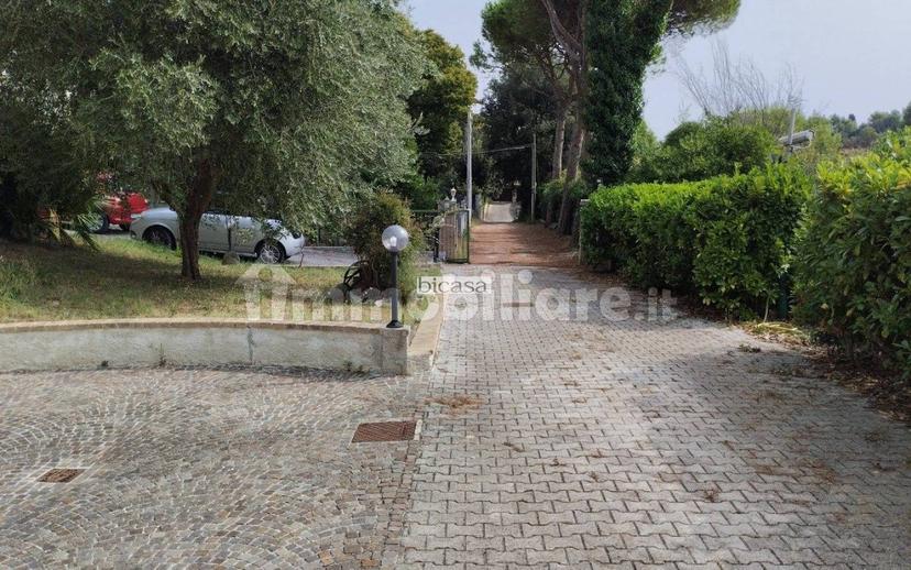 Villa unifamiliare, buono stato, 388 m², Colle Ardizio, Pesaro — foto 7 di 37