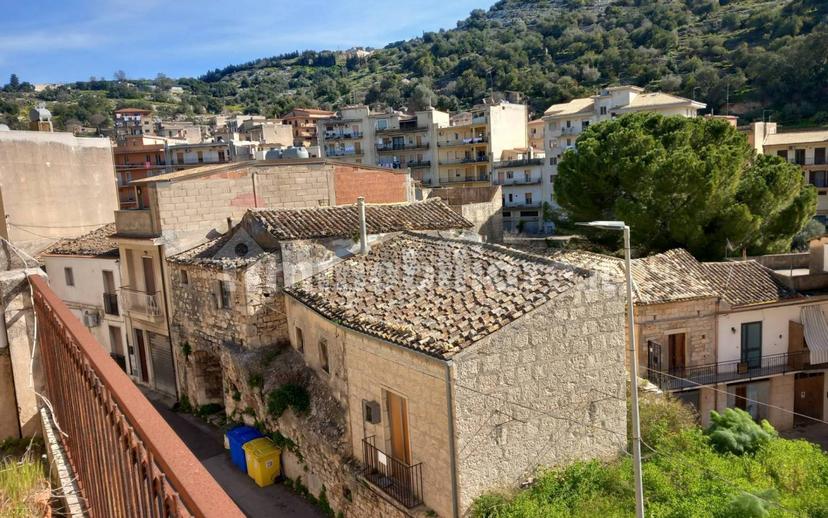 Terratetto unifamiliare 100 m², da ristrutturare, Modica Bassa, Modica — foto 2 di 24