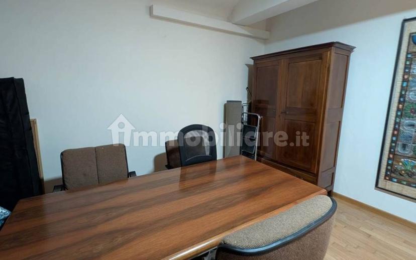 Trilocale buono stato, primo piano, Centro Storico, Modena