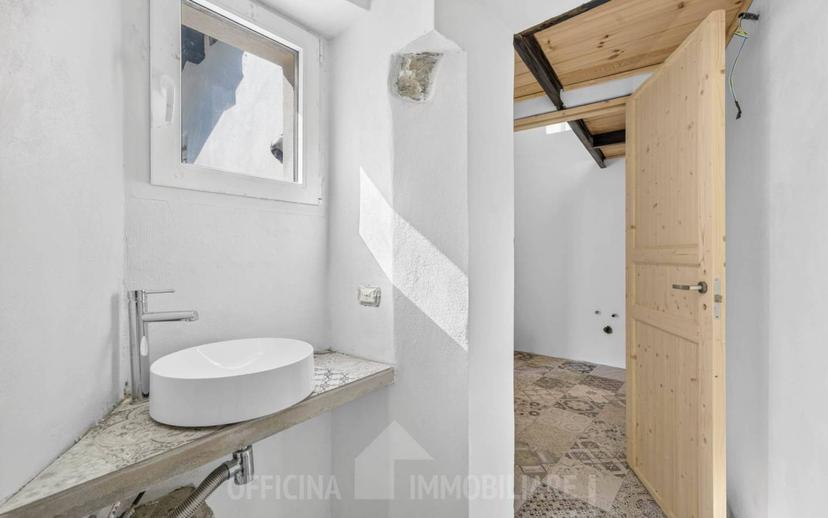 Trilocale ottimo stato, secondo piano, Centro, Musso — foto 3 di 27