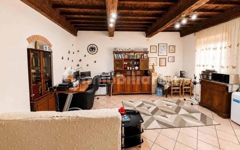 Bilocale ottimo stato, primo piano, Città, Montevarchi — foto 2 di 10