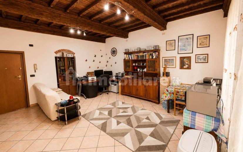 Bilocale ottimo stato, primo piano, Città, Montevarchi — foto 4 di 10