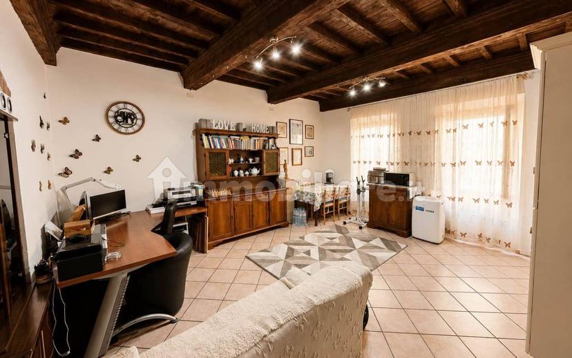 Bilocale ottimo stato, primo piano, Città, Montevarchi — foto 8 di 10