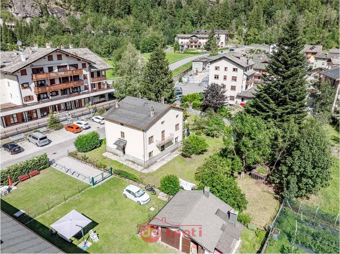 Appartamento via per Starleggia, Campodolcino