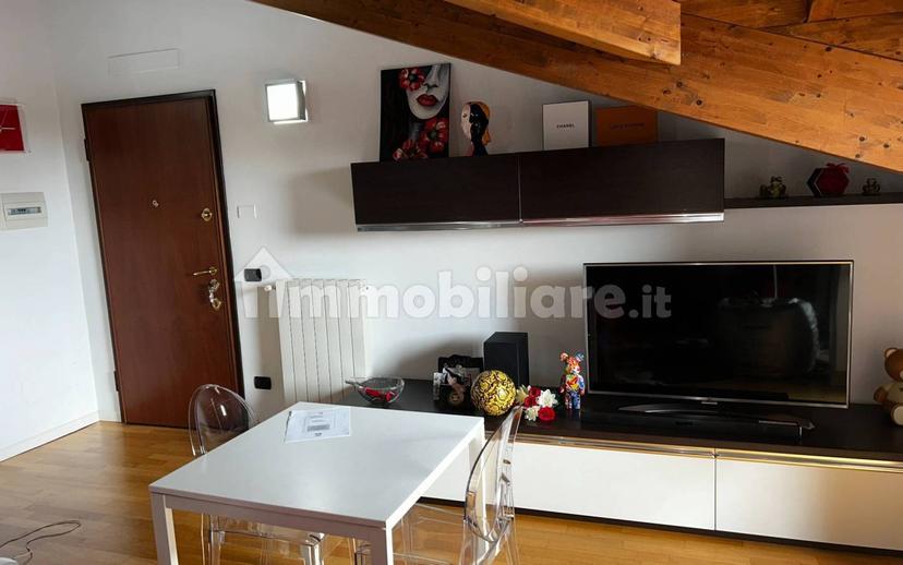 Bilocale ottimo stato, secondo piano, Vedano Olona — foto 7 di 11