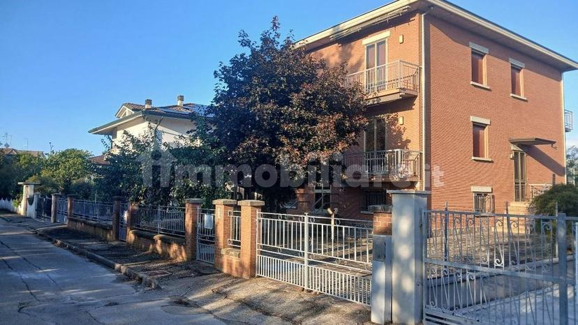Terratetto plurifamiliare via G. Moroni 8, Pieveottoville, Polesine Zibello — foto 3 di 6