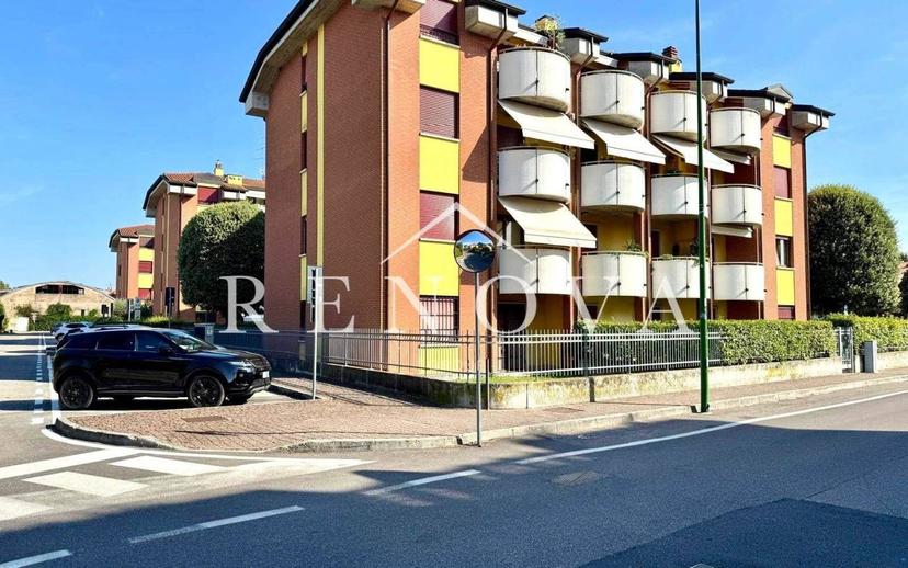 Trilocale via Collodi 2, Centro, Peschiera del Garda — foto 4 di 13