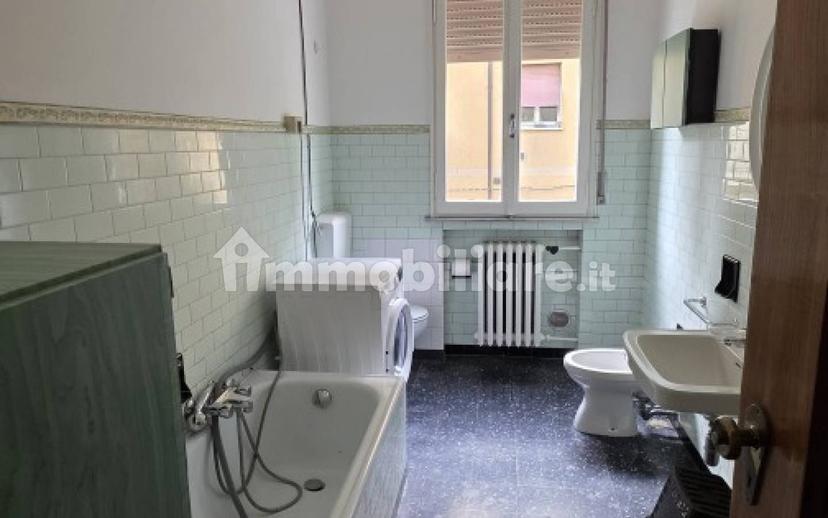 Bilocale buono stato, primo piano, Regina Pacis, Reggio Emilia — foto 8 di 13