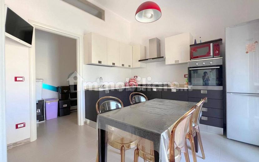 Appartamento via Mercadante, Ceglie Messapica — foto 25 di 28