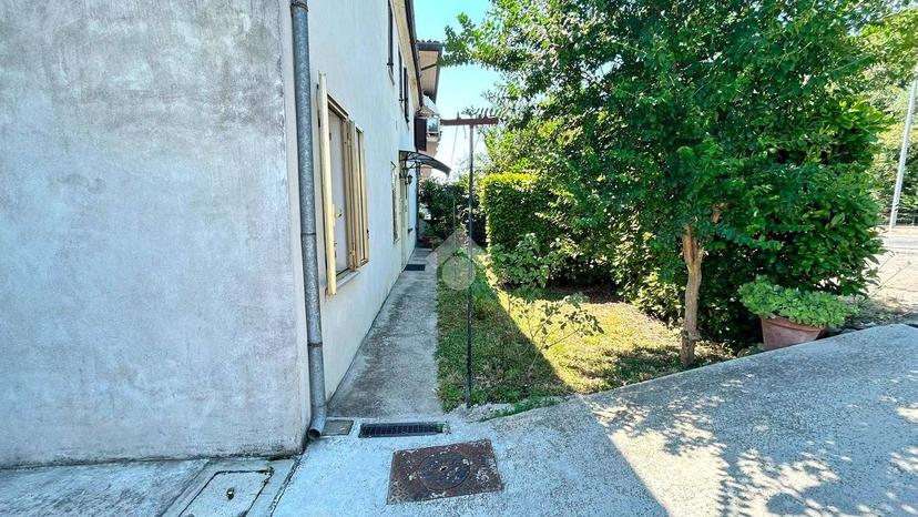 Villa bifamiliare via bastia 363, Lavezzola, Conselice — foto 37 di 38