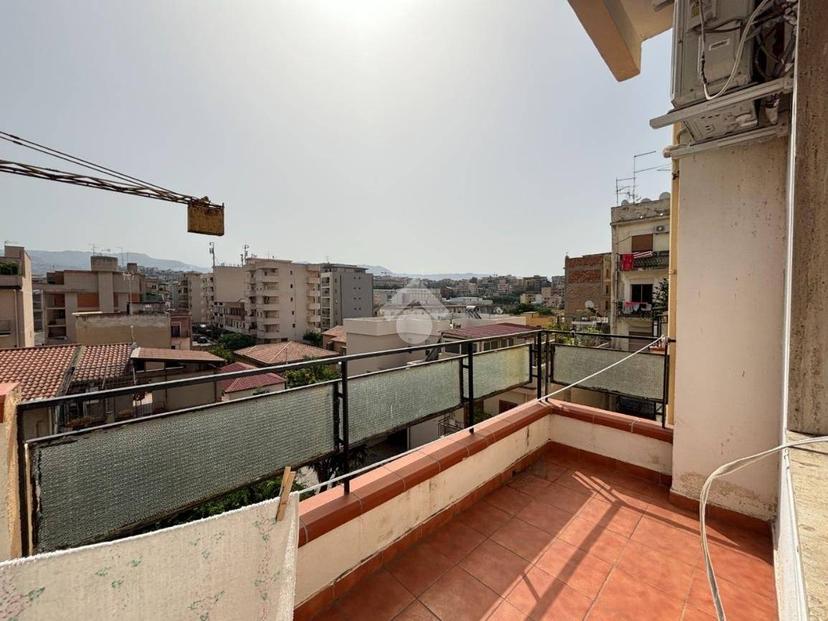 Bilocale V. Matteo Paviglianiti 50, Sbarre, Reggio Calabria — foto 2 di 16