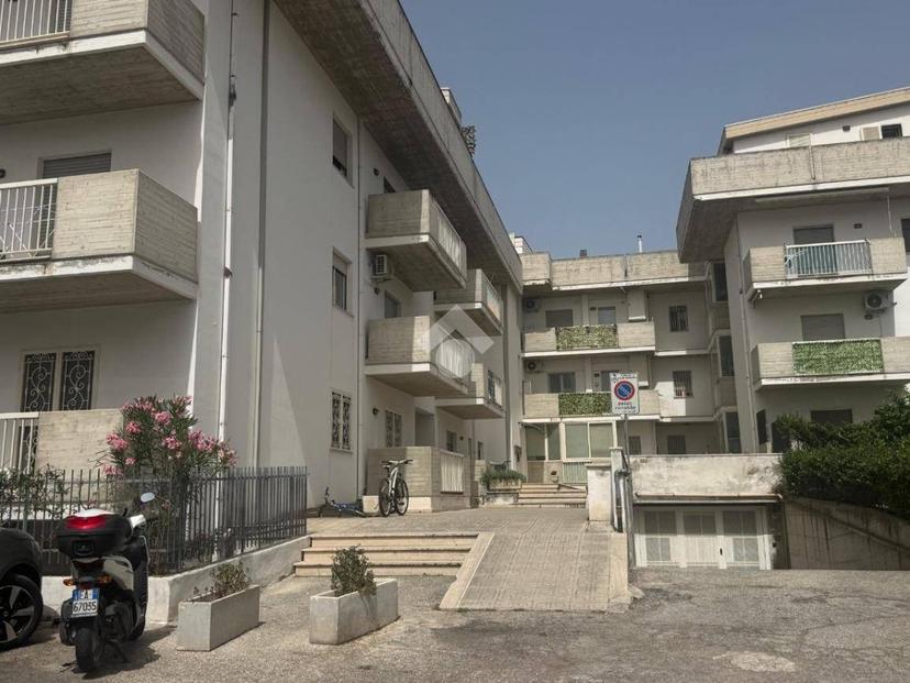 Trilocale via Michetti 6, Centro, Alba Adriatica — foto 2 di 13