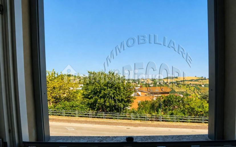 Quadrilocale viale Trento 17, Centro, Fermo — foto 3 di 25