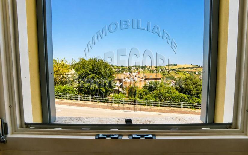 Quadrilocale viale Trento 17, Centro, Fermo — foto 8 di 25