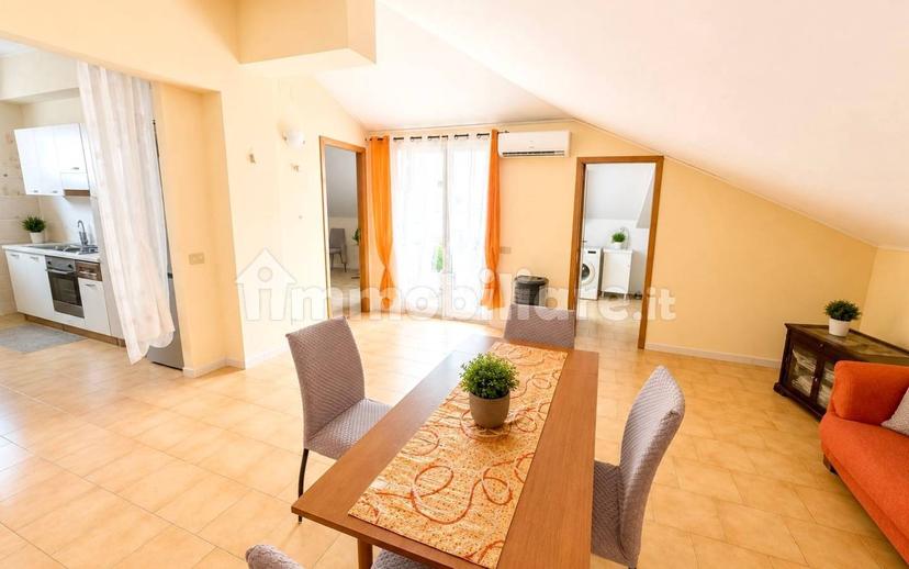 Mansarda buono stato, 78 m², Fiumefreddo di Sicilia