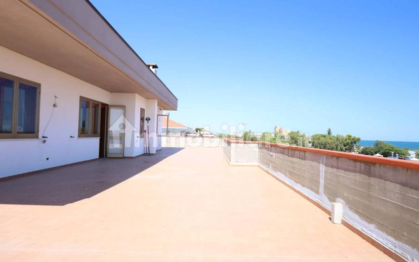 Attico via Nazionale 17, Centro, Roseto degli Abruzzi — foto 10 di 39