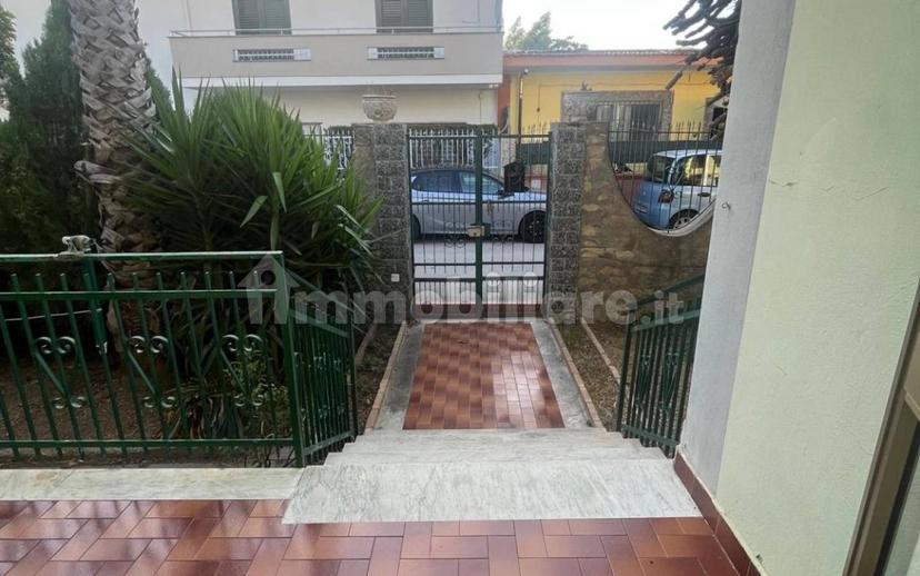Villa unifamiliare via Savona 60, Mondragone — foto 5 di 15