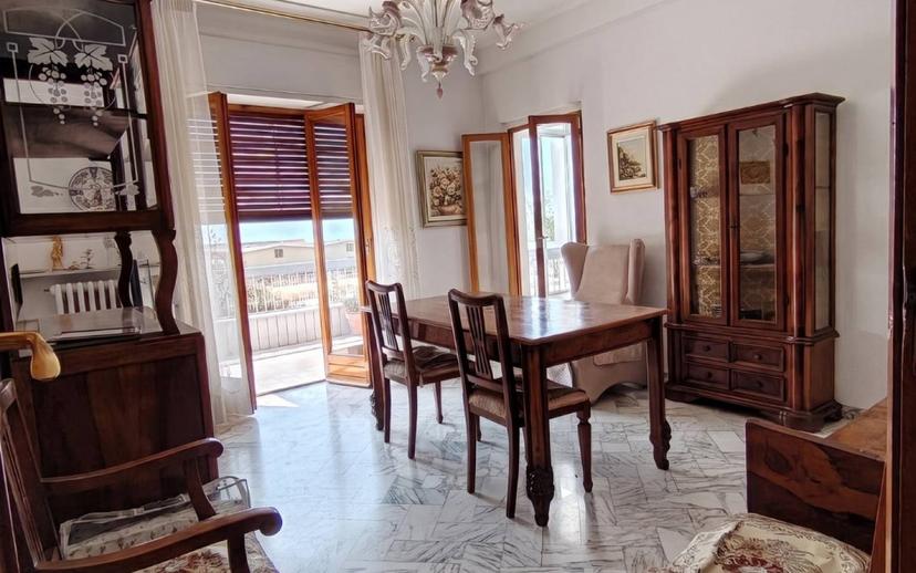 Appartamento viale Aldo Moro 43/E, Centro, Manfredonia
