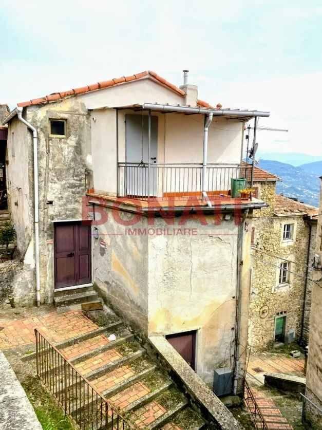 Villa unifamiliare, da ristrutturare, 95 m², Follomonte, Follo