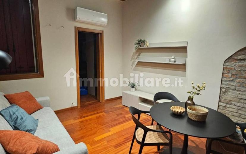 Bilocale piazza Giuseppe Garibaldi 5, Centro Storico, Rovigo — foto 7 di 11