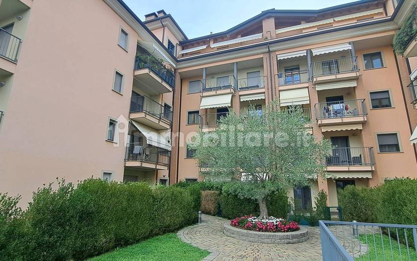 Trilocale via Emilio Macazzola 22, Centro, Malnate — foto 22 di 27