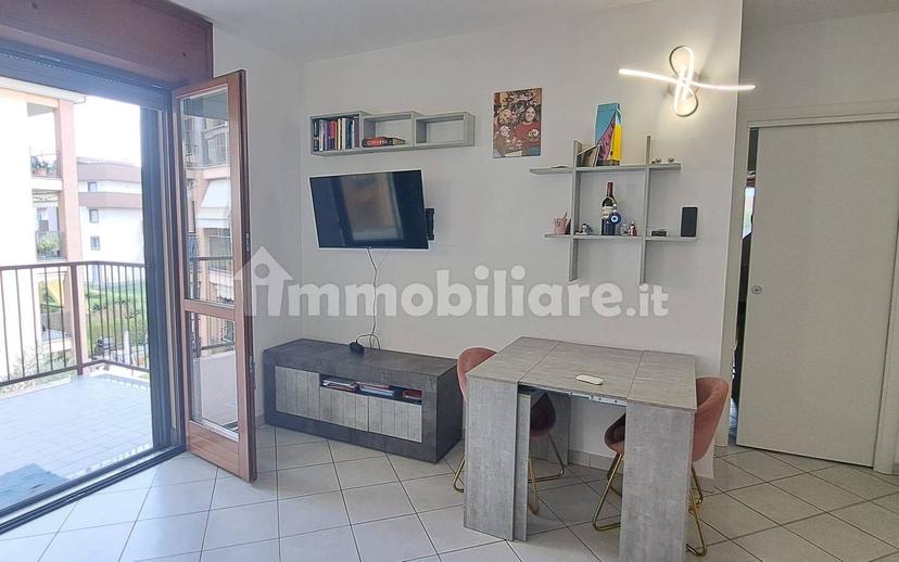 Trilocale via Emilio Macazzola 22, Centro, Malnate — foto 6 di 27