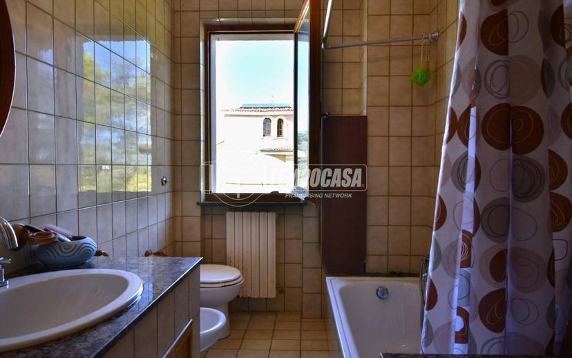 Villa unifamiliare via Ciavattini, Centro, Osimo — foto 10 di 44