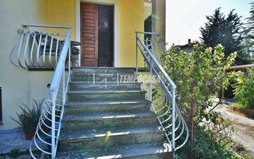 Villa unifamiliare via Ciavattini, Centro, Osimo — foto 2 di 44