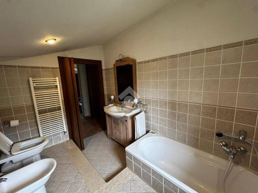 Villa unifamiliare via Ponte Romano 49, Villa Santa Lucia