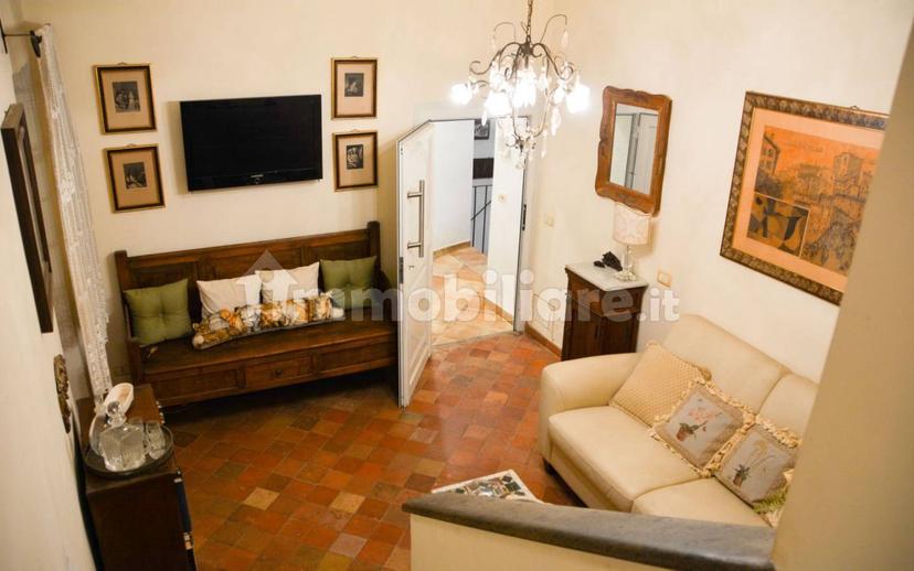 Terratetto unifamiliare via del Crocifisso, Centro, Ronciglione — foto 3 di 17