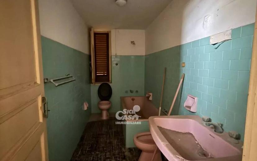 Trilocale da ristrutturare, secondo piano, Centro Urbano, Marsala — foto 3 di 7