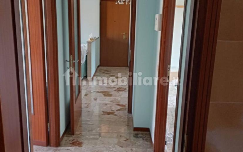 Trilocale via Volontari Italiani del Sangue 7, Centro, Malnate — foto 5 di 16