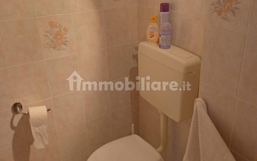 Trilocale via Volontari Italiani del Sangue 7, Centro, Malnate — foto 11 di 16