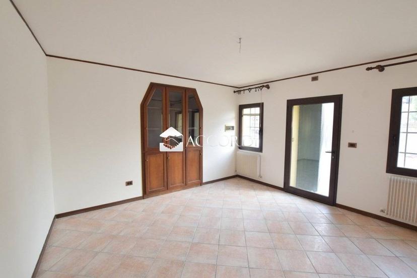Villa a schiera 4 locali, buono stato, Giavera del Montello — foto 17 di 26