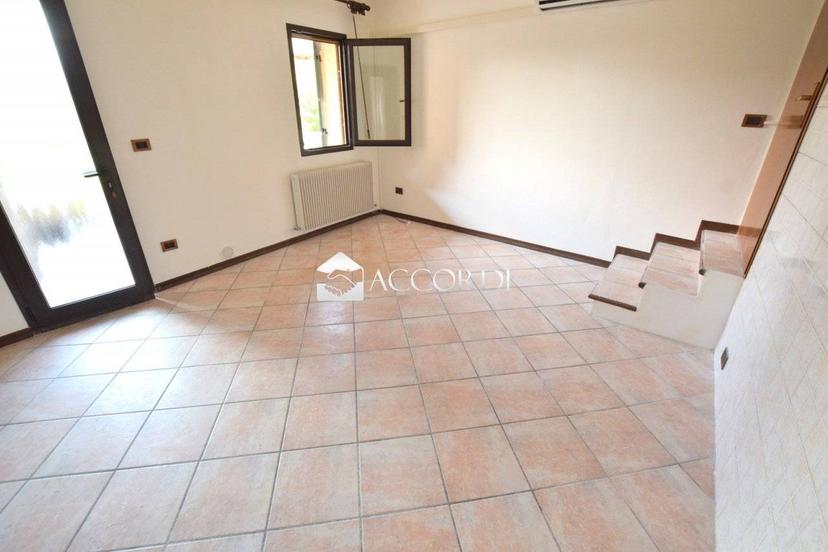 Villa a schiera 4 locali, buono stato, Giavera del Montello — foto 21 di 26