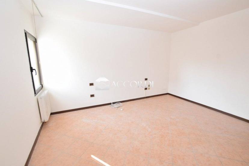 Villa a schiera 4 locali, buono stato, Giavera del Montello