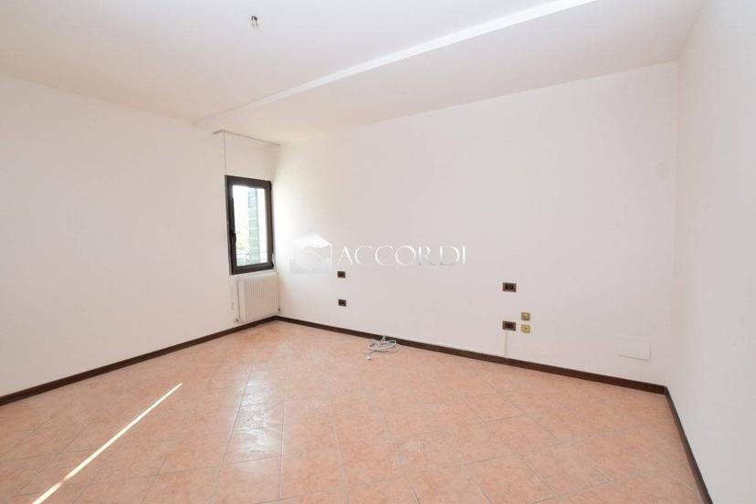 Villa a schiera 4 locali, buono stato, Giavera del Montello — foto 2 di 26
