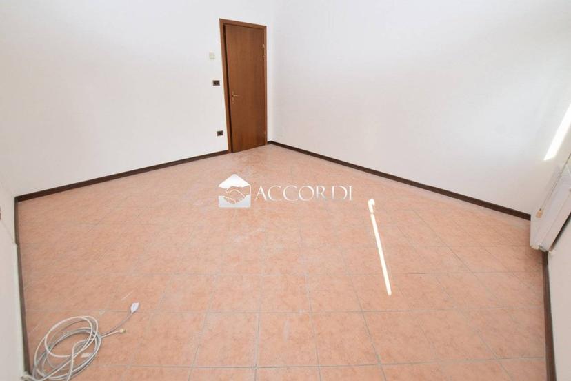 Villa a schiera 4 locali, buono stato, Giavera del Montello — foto 23 di 26