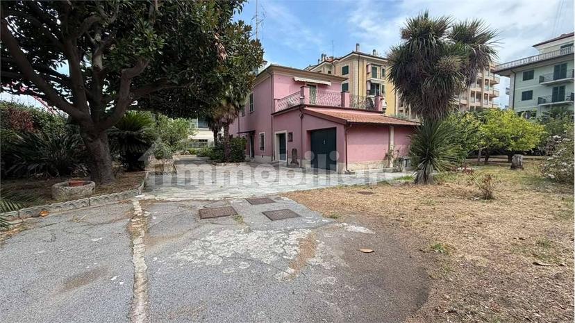 Villa unifamiliare via Piave, Centro, Albenga — foto 89 di 92