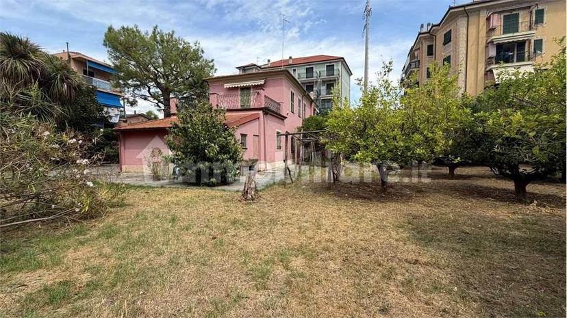 Villa unifamiliare via Piave, Centro, Albenga — foto 45 di 92