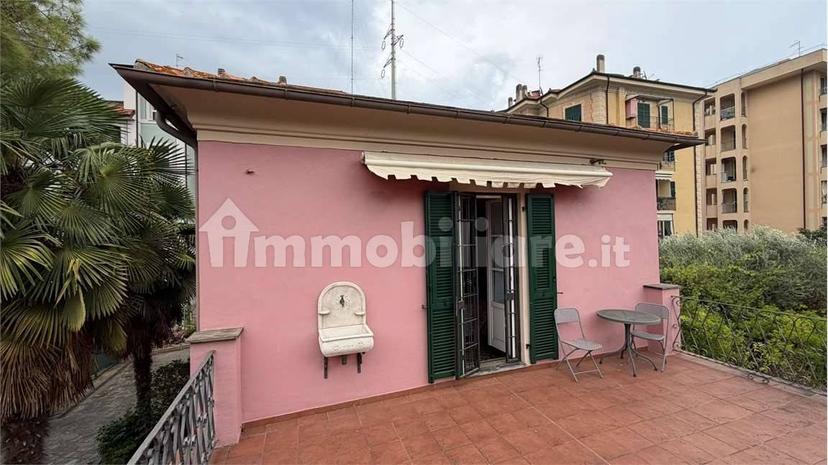 Villa unifamiliare via Piave, Centro, Albenga — foto 86 di 92