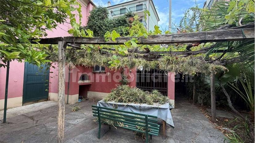 Villa unifamiliare via Piave, Centro, Albenga — foto 23 di 92