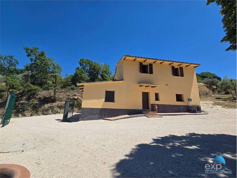 Villa unifamiliare, ottimo stato, 200 m², Centro, Torgiano — foto 5 di 34