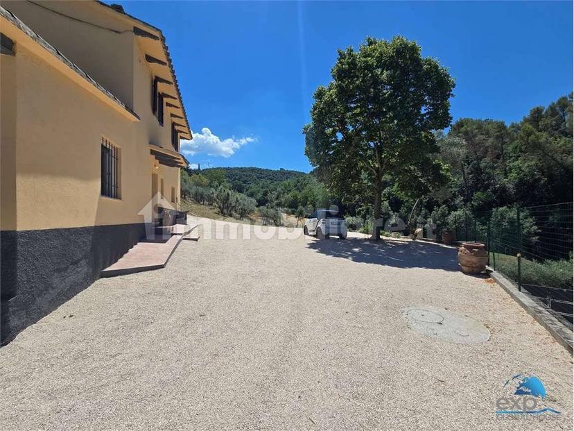 Villa unifamiliare, ottimo stato, 200 m², Centro, Torgiano — foto 2 di 34