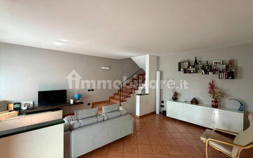 Villa bifamiliare viale Villa del Veneziano 55, Viadana — foto 9 di 19