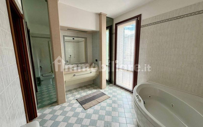 Villa bifamiliare viale Villa del Veneziano 55, Viadana — foto 13 di 19
