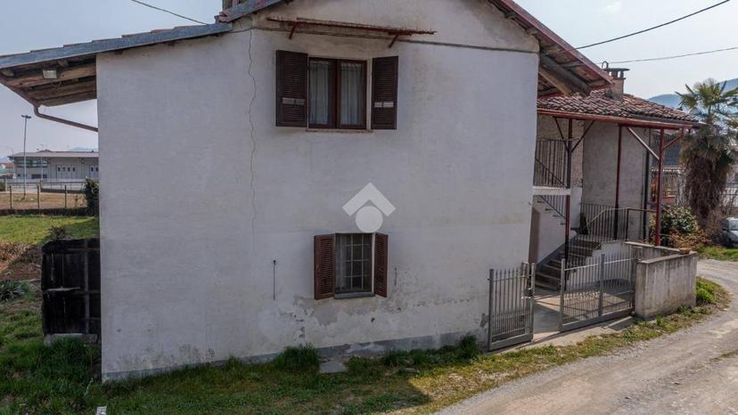 Trilocale via vecchia della valle 7, Revello — foto 5 di 23